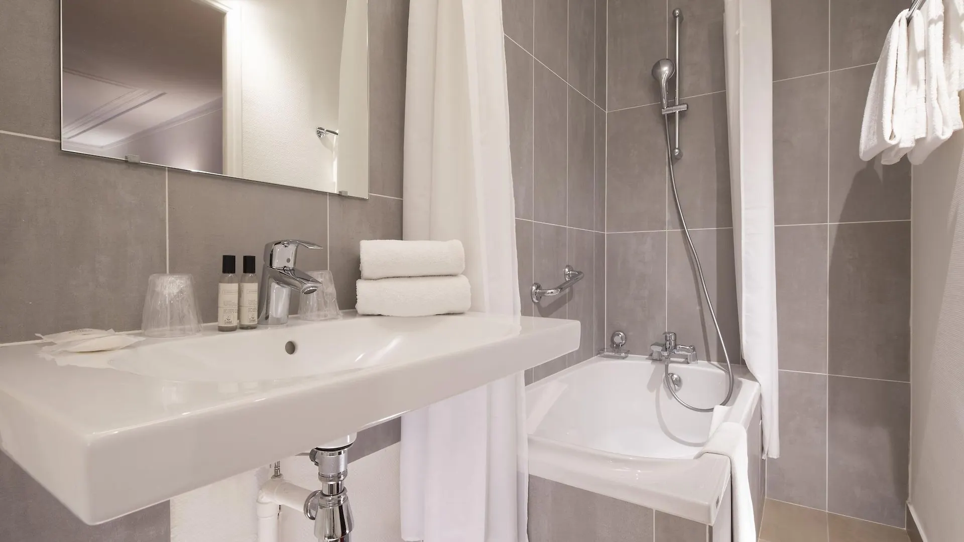Hotel Londres Saint Honore 3*