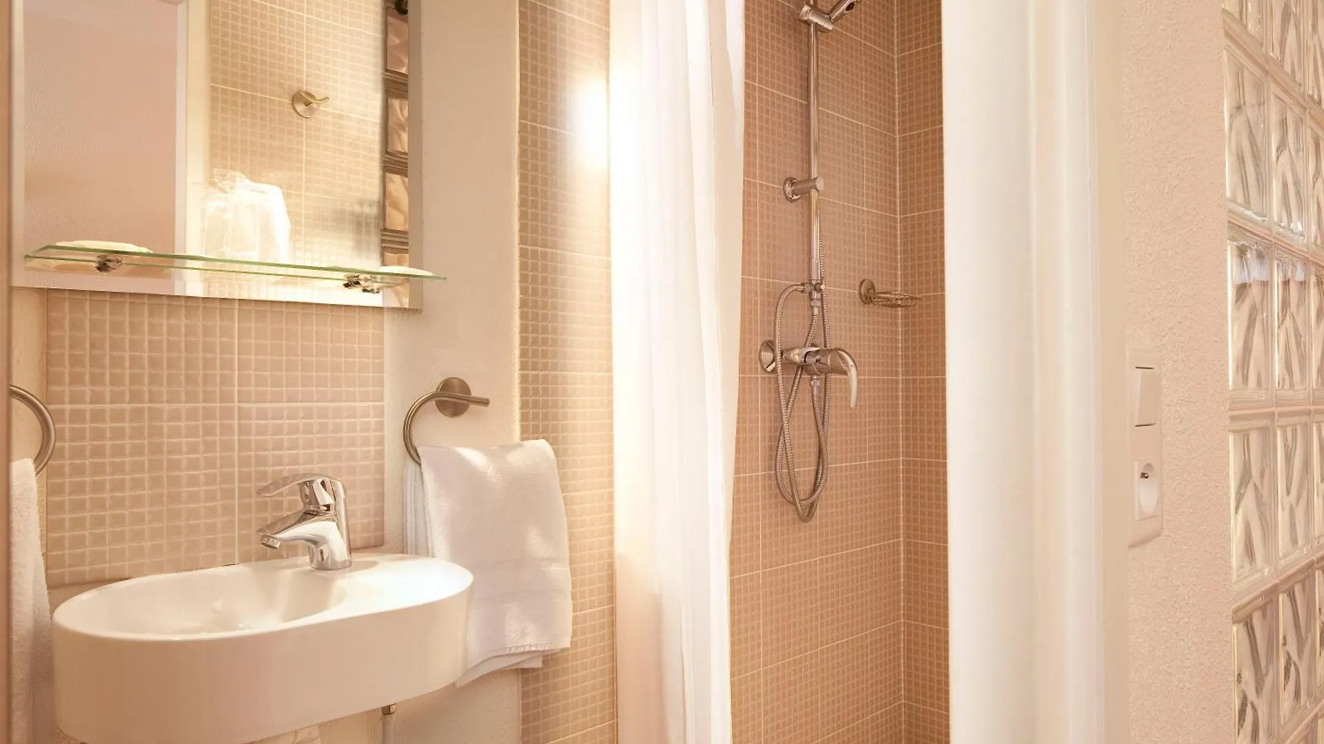 Hotel Londres Saint Honore Paris